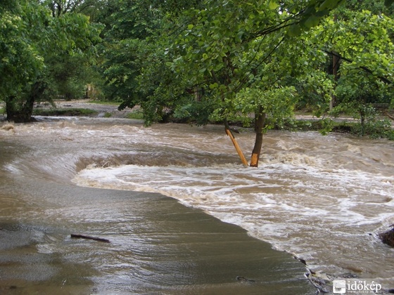szentendre_arviz.jpg